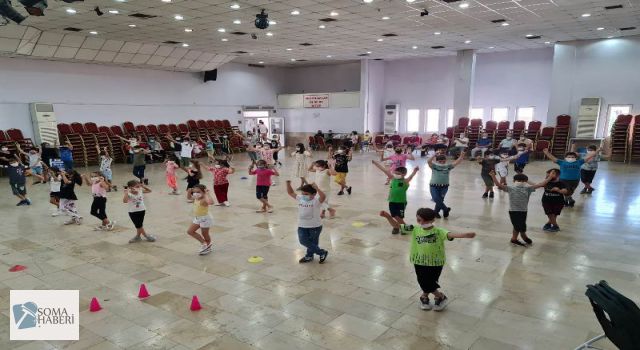 Soma'da Folklor Kaldığı Yerden Devam