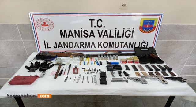Uyuşturucu Ve Aparatı Tüfek, Silah Malzemeleri Yakalandı
