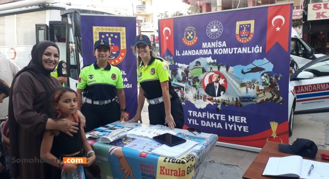 Trafik Kazalarını Önleyebilmek Maksadıyla Dünya İlk Yardım Gününde Bilgilendirme Standı Açılması