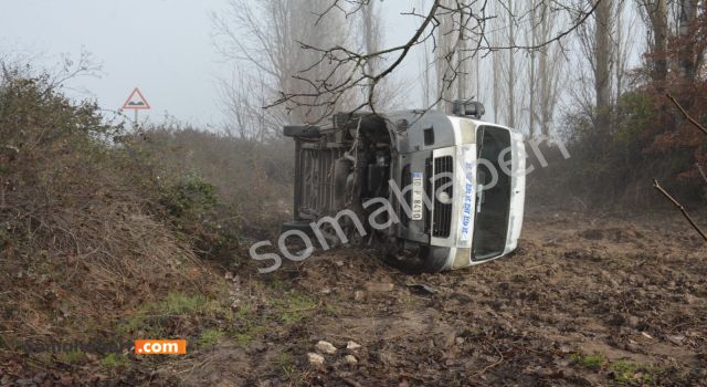 Soma Savaştepe Yolunda Kaza 16 Kişi Yaralandı