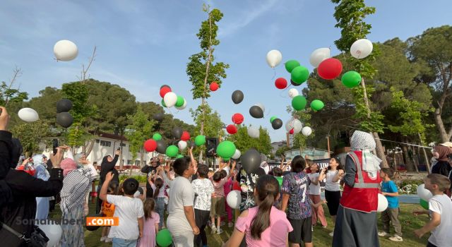 GAZZE’YE DESTEK İÇİN OTURMA EYLEMİ YAPTILAR