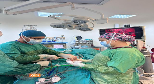 SOMA DEVLET HASTANESİ'NDE KRİTİK AMELİYATLAR BAŞARIYLA GERÇEKLEŞTİ: ZORLU KİST VE TIKANIKLIK OPERASYONLARI