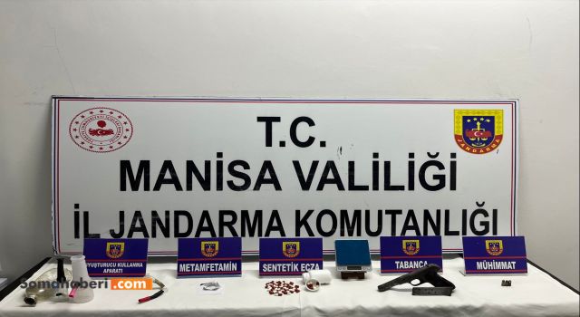 Manisa Soma'da Uyuşturucu Tacirine Jandarma Darbesi: 42 Adet Sentetik Ecza ve Tabanca Ele Geçirildi!