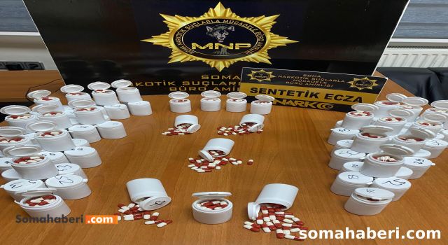 Soma’da araçta 4 bin 726 adet sentetik ecza ele geçirildi