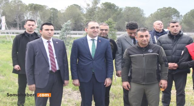 Gemini şunu dedi: Soma’da "Adalet Ormanı"na Can Suyu: Hakim ve Savcılar Fidan Dikti