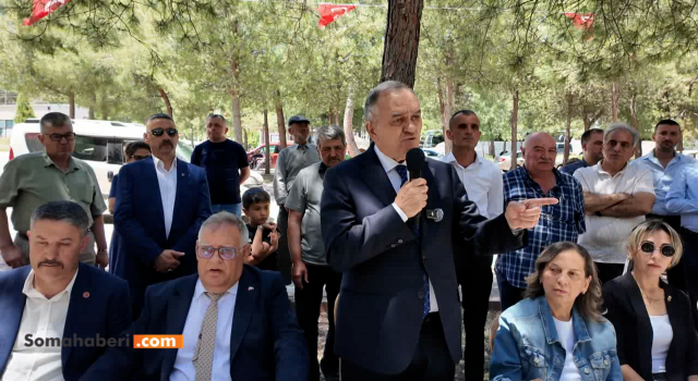 Cumhur İttifakı temsilcileri Kırkağaç'ta konuştu: "Türkiye'nin geleceği istikrar, birlik ve terörsüz bir Türkiye'dedir"