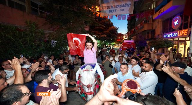 Başkan Özalper’e memleketi Gördes’ten coşkulu destek