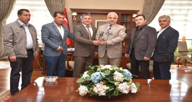 TÜRKİYE MADEN İŞÇİLERİ SENDİKASI SOMA 2 NOLU ŞUBE YÖNETİMİNDEN VALİ GÜVENÇER’E ZİYARET