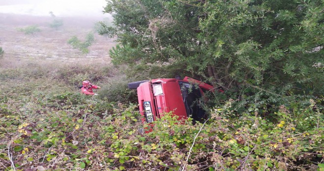 Tarlaya Uçan Araçta 1 Kişi Hayatını Kaybetti.1 Kişi Yaralandı