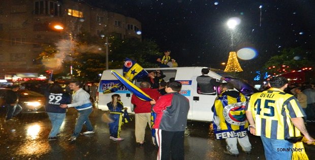 Soma Fenerbahçe'nin Şampiyonluğunu Kutladı 