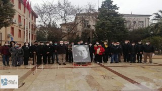 Komşu İlçede Uğur Mumcu Karanfiller Eşliğinde Anıldı