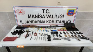 Uyuşturucu Ve Aparatı Tüfek, Silah Malzemeleri Yakalandı