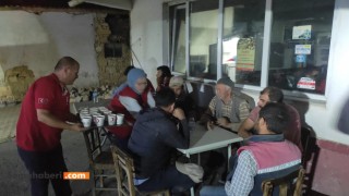 Türk Kızılay Manisa'dan yangın ekipleri ve vatandaşlara beslenme desteği