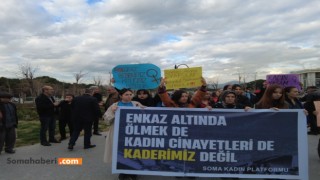 ÖFKEMİZLE İSYANIMIZLA KADIN DAYANIŞMASINI ÖRÜYOR YAŞAMI YENİDEN KURUYORUZ