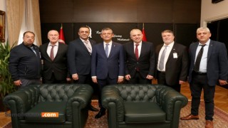 Özgür Özel’den Göçmenlere Selam