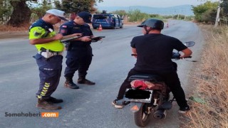Manisa'da Motosikletlere Kapsamlı Denetim: 760 Motosiklet Kontrol Edildi, 25'i Trafikten Men Edildi