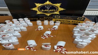 Soma’da araçta 4 bin 726 adet sentetik ecza ele geçirildi