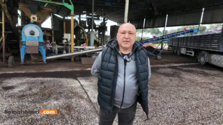 Zeytin Yağ Fiyatı Düşüşte. Fiyatlar 180 Liraya Kadar Geriledi. Geçtiğimiz Senenin Yağı Alımı Yapılmıyor