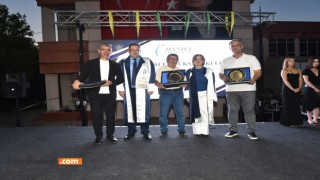 SOSEV’e eğitime katkılarından dolayı teşekkür plaketi