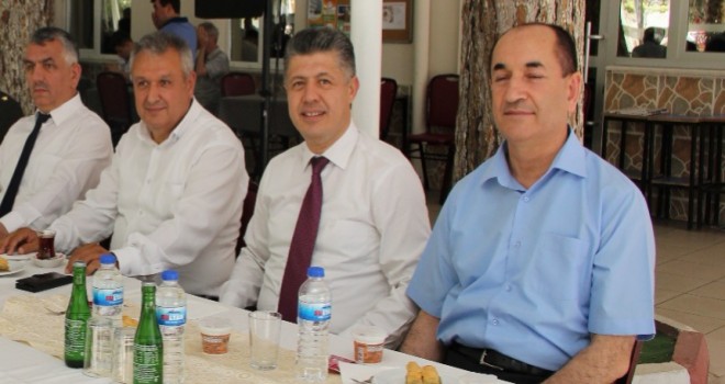 İki Mehmet Alinin Arasına Girince