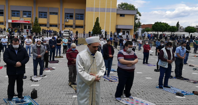 Cuma Namazı Kılındı