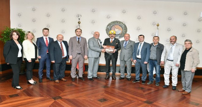 SOMA TİCARET VE SANAYİ ODASI, TOBB BAŞKANI M. RİFAT HİSARCIKLIOĞLU’NU ZİYARET ETTİ