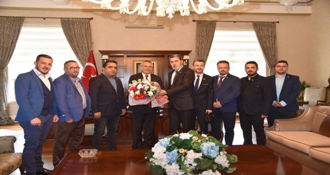MANİSA ÇALIŞAN GAZETECİLER DERNEĞİ YÖNETİMİ VALİ DENİZ’İ ZİYARET ETTİ