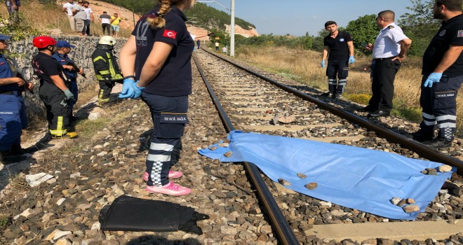 Trenin Çarptığı Yaşlı Adam Öldü