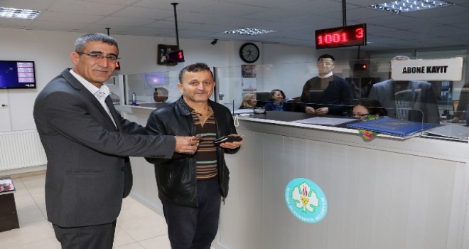 Soma Bölgesel Isıtma’da 5 Bininci Aboneye Sürpriz Kutlama