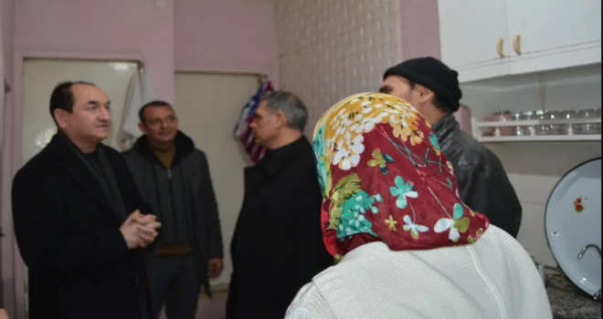 Kırkağaç Depremi Korkuttu Soma'da Duvarlar Çatladı