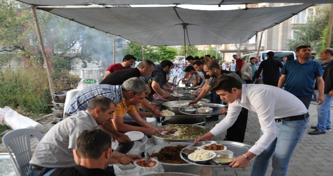 Madencilerden 5000 Kişilik Yemek