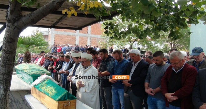 Anne Kız Göz Yaşları Arasında Toprağa Verildi