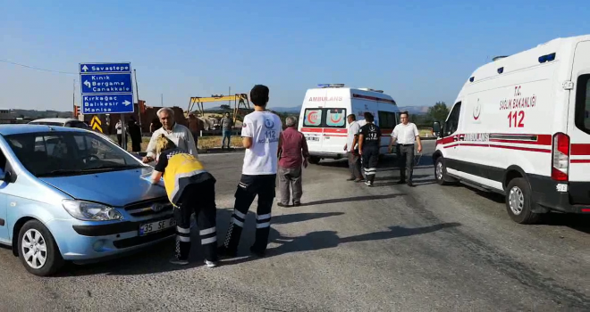 Savaştepe Kavşağındaki Kazada 4 Kişi Yaralandı