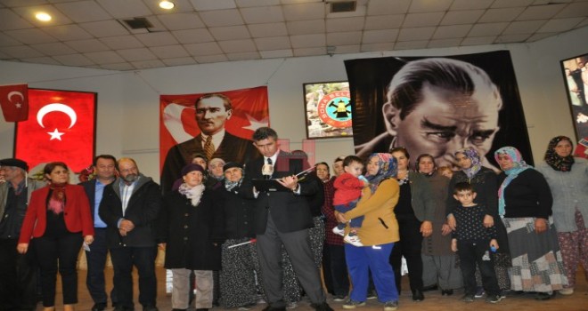 Soma halkını  toprağıun üstünde doyurabilmiş olsaydık 3 kuruşa yerin 7 kat dibine evlatlarımızı ölmeye göndermezdik