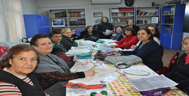ADD Türk Kadını Seçme ve Seçilme hakkı ile ilgili basın açıklaması yaptı