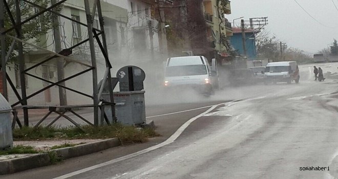 BUHARLI YIKAMA ARACI YUNUSEMRE’Yİ TEMİZLEMEYE DEVAM EDİYOR