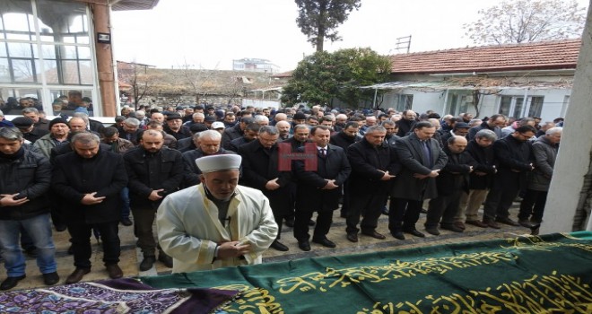 Avukat Mehmet Oruç Annesini Kaybetti.