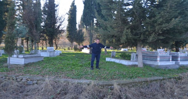 Mezarlığın Kıblesi Ters'mi