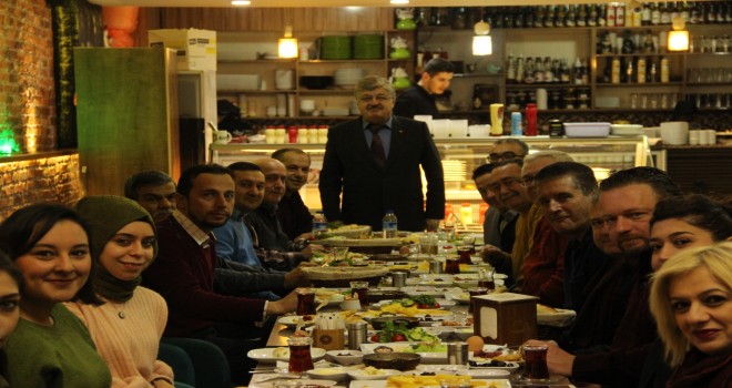 Gazeteciler Gününde Somanın Fakülte Sorunu