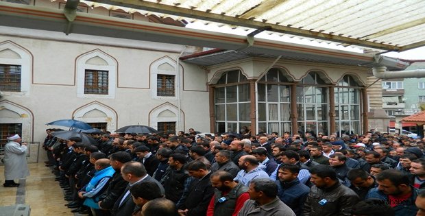 Korkunç kazada hayatını yitiren şöför toprağa verildi