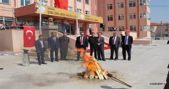 Nevruz Ateşi Fen Lisesinde Yandı