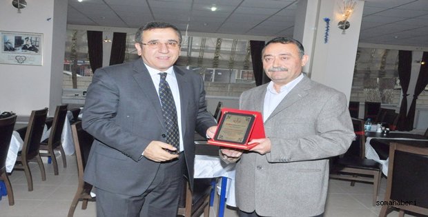 Öğretmen Evinde Basın Mensuplarına plaketleri verildi
